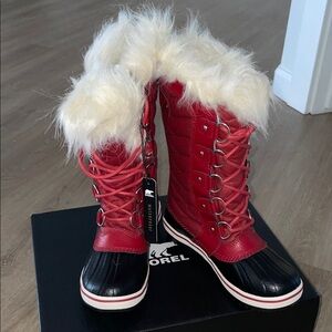 Sorel Red and Black Women's Faux-Fur Winter Lace-Up Boots